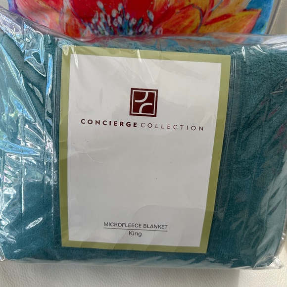 Concierge Collection Other - New - Concierge Collection King Microfleece Blanket Teal